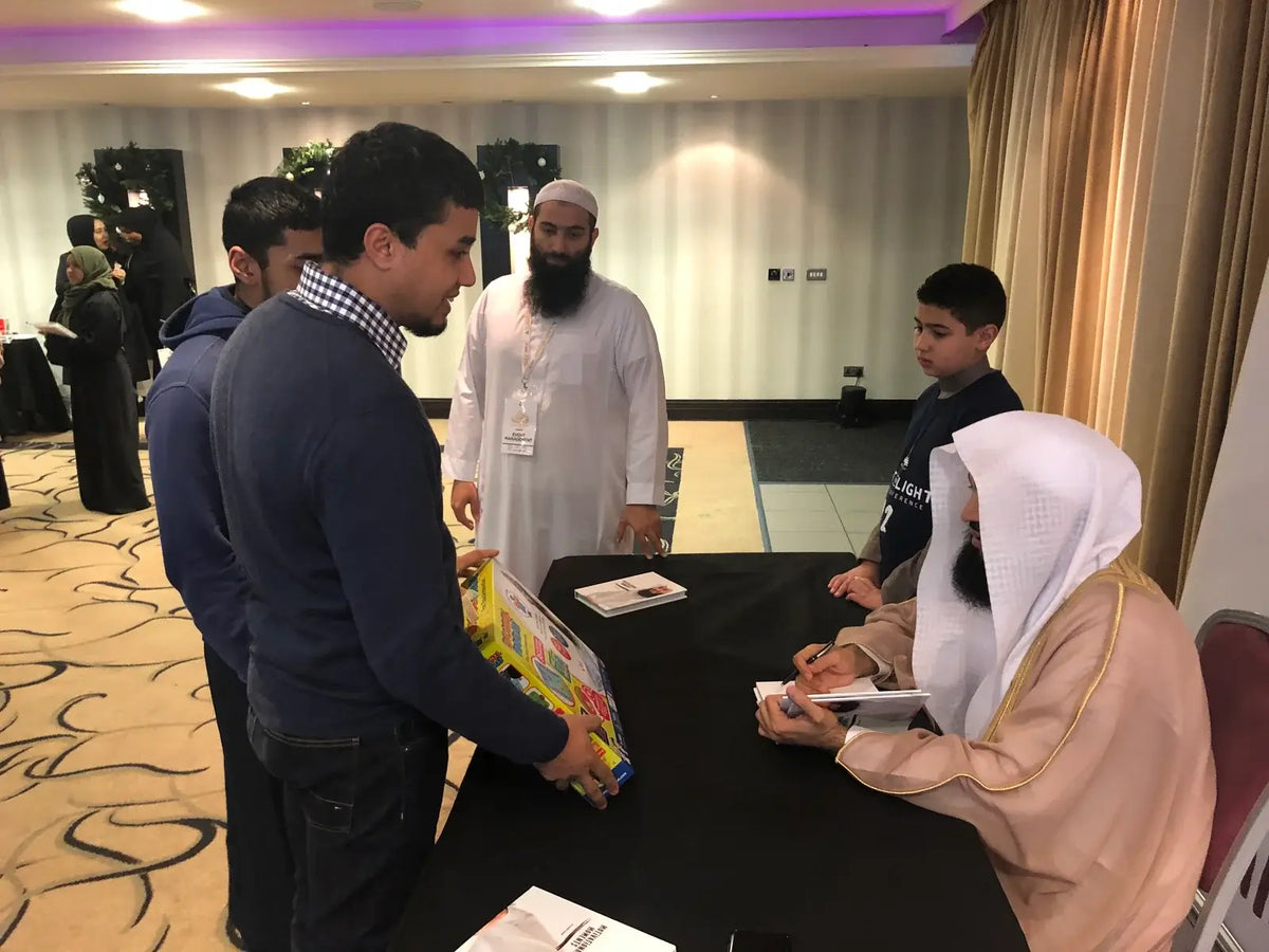 Gifting My Salah Mat to Mufti Menk