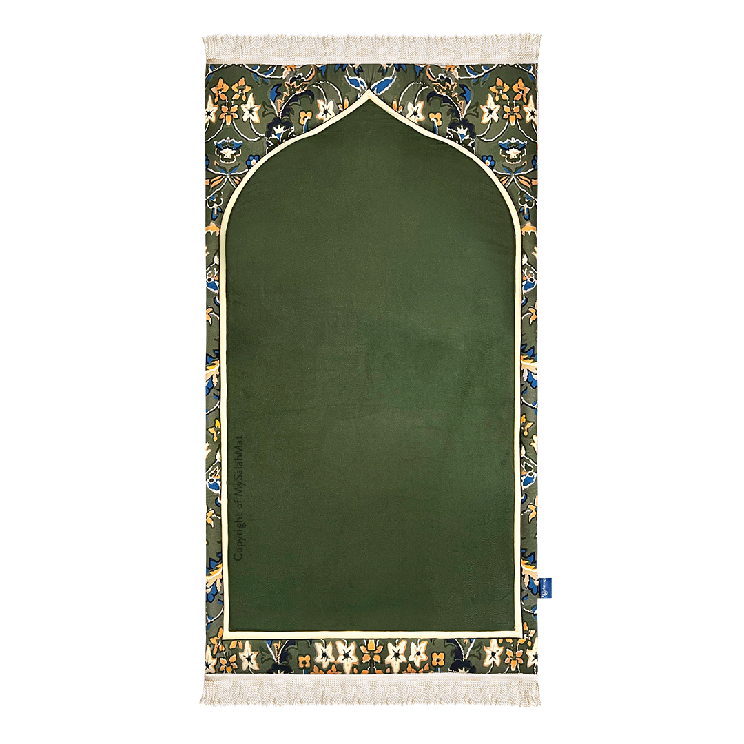 Adult Padded Prayer Mat with Madinah Elegance Design by Urban Rugs UK | A beautiful Ramadan & Eid Gift for Loved Ones